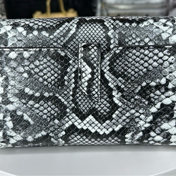 Mk crossbody - Picture 7 of 7